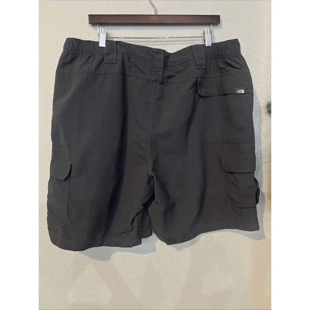 North Face Paramount Peak CHARCOAL Cargo Shorts Partial Elastic Waist Nylon XXL